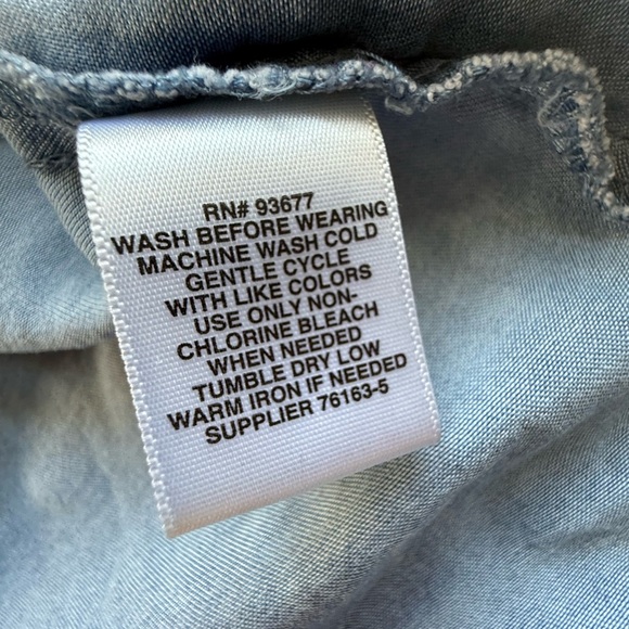 Liz Claiborne Light Blue Denim Tunic Top - Picture 5 of 5